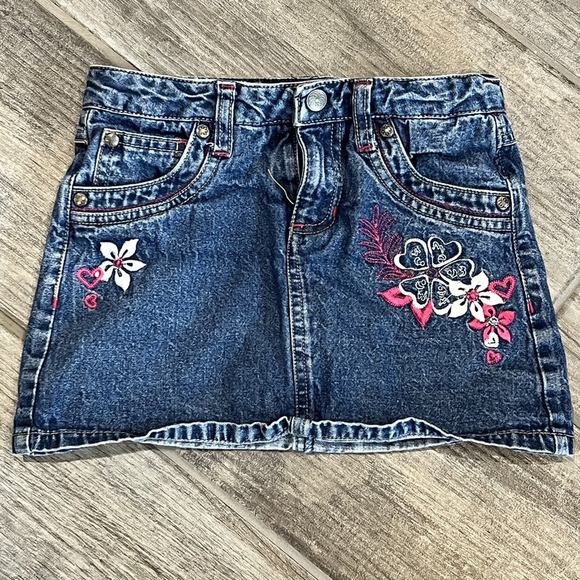 Girl's Denim Skort with Floral Embroidery | Children's Apparel Size Small - Picture 1 of 4